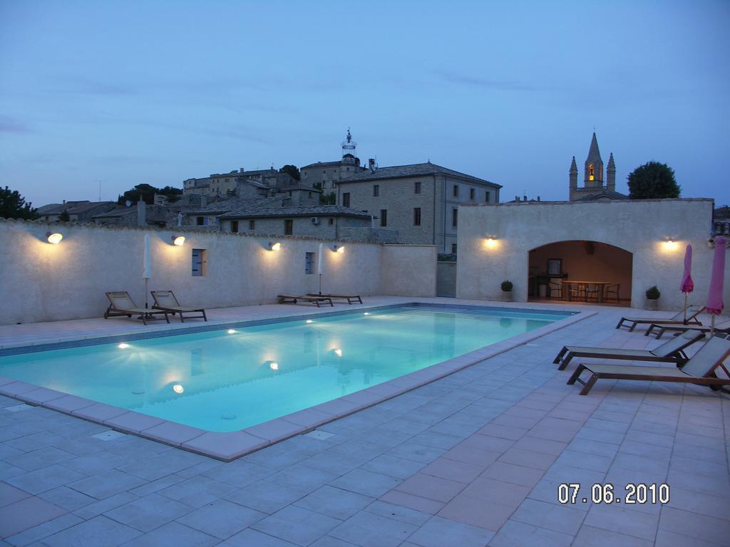 Domaine Saint Martin Hotel Valliguieres Exterior photo